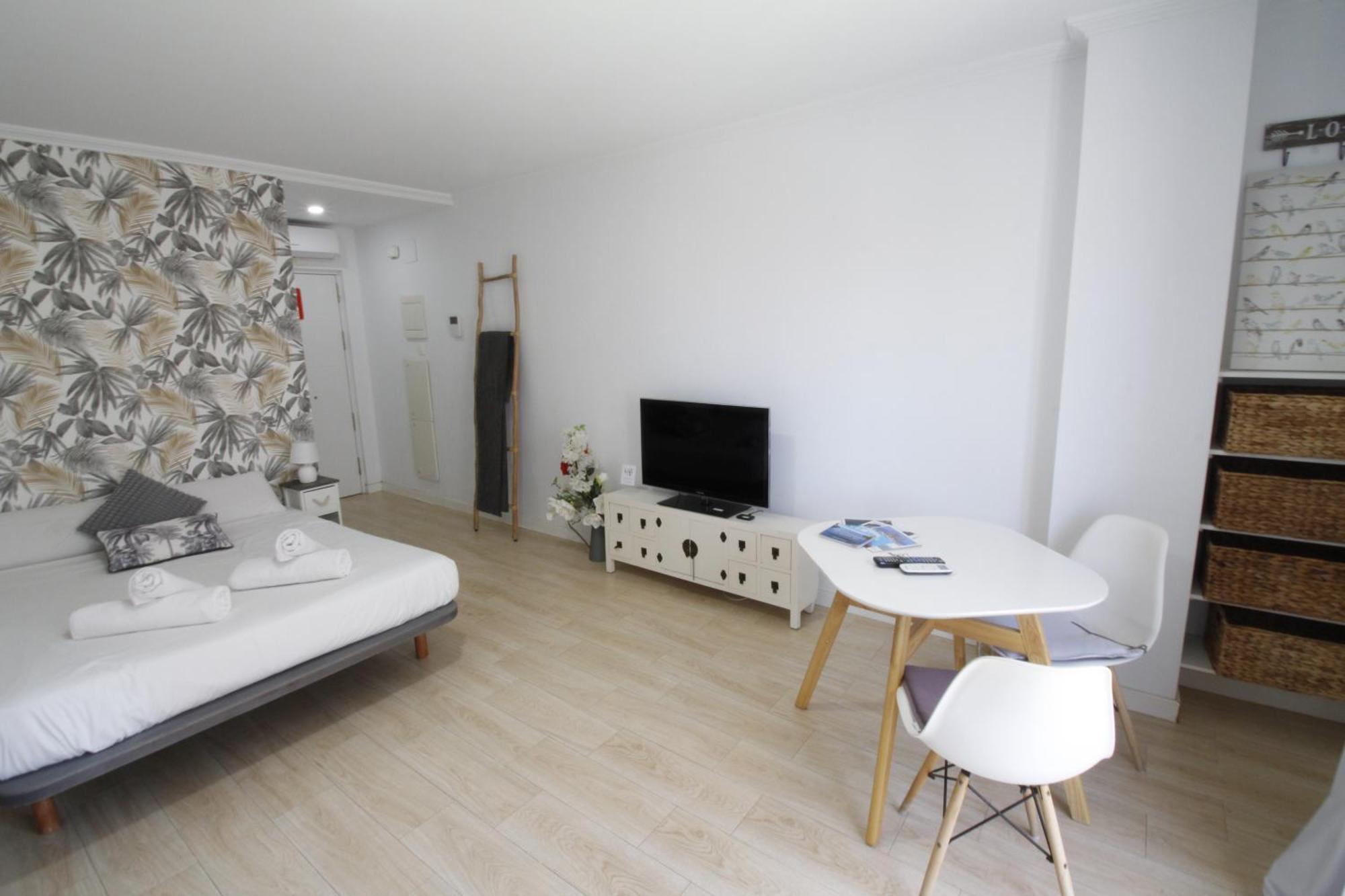 Apartamentos Sol Y Luz El Campello Luaran gambar